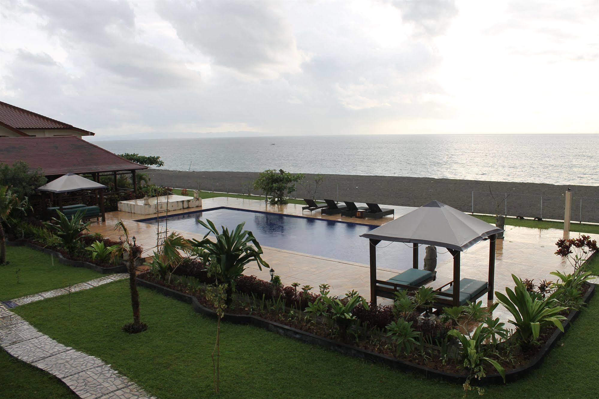 Lombok Beach Villa Mangsit Eksteriør bilde