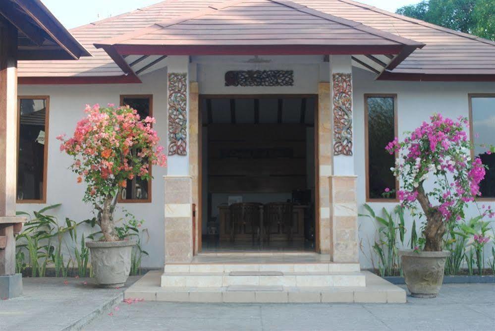Lombok Beach Villa Mangsit Eksteriør bilde