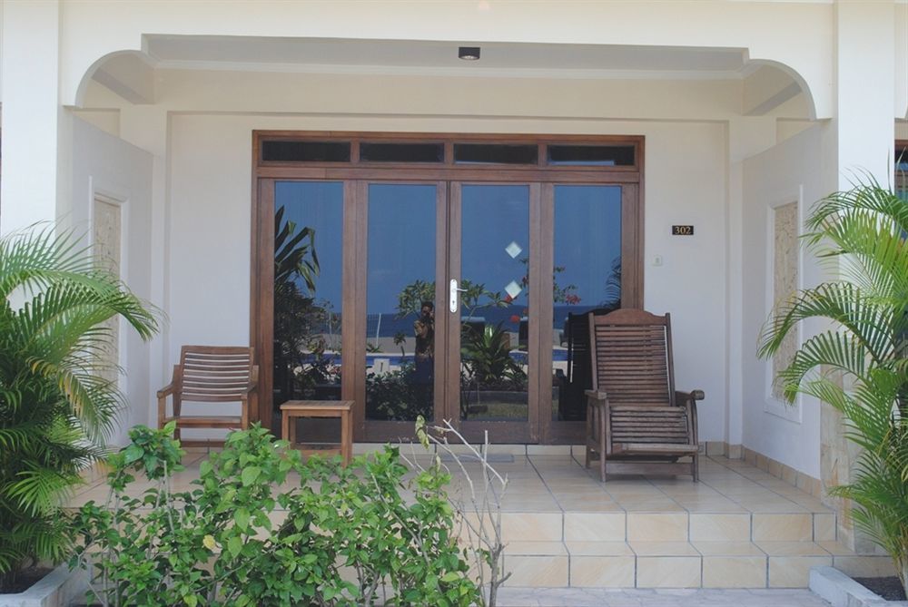 Lombok Beach Villa Mangsit Eksteriør bilde