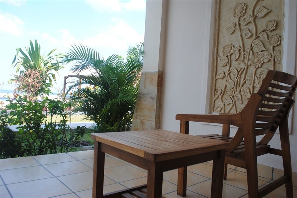 Lombok Beach Villa Mangsit Eksteriør bilde